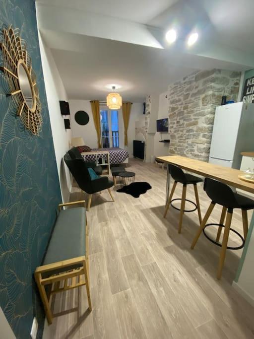 Charmant Studio Idealement Place Et Paisible ! Oloron-Sainte-Marie Exterior foto